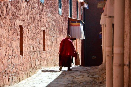 Monge nas ruas de Lhasa