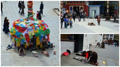Tibetanos em oração nas ruas